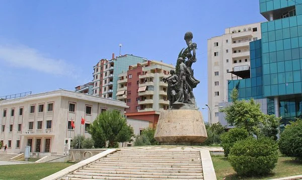 Lushnjë